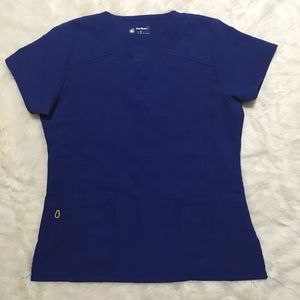 Wonder wink scrub top